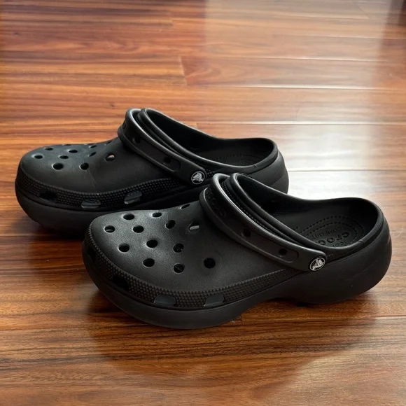 CROCS Womans Classic Platform Clog. Woman’s size 11 - Picture 1 of 9